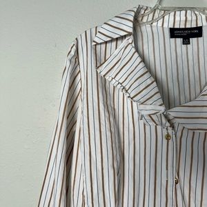 Size XL Vintage White & Gold Button-Up